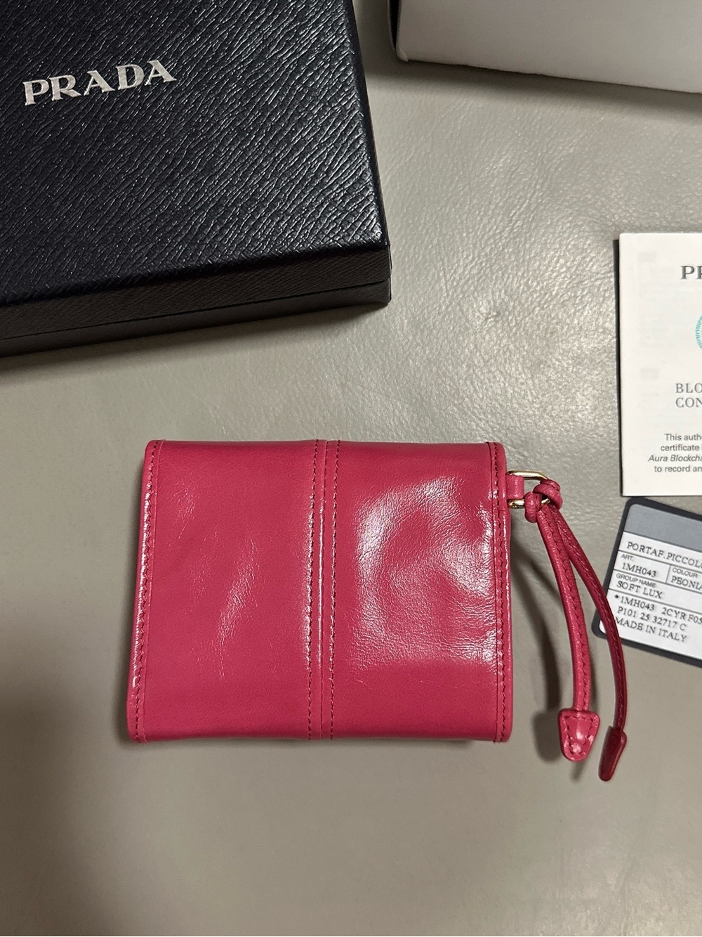 Prada small leather wallet - Picture 5 of 13